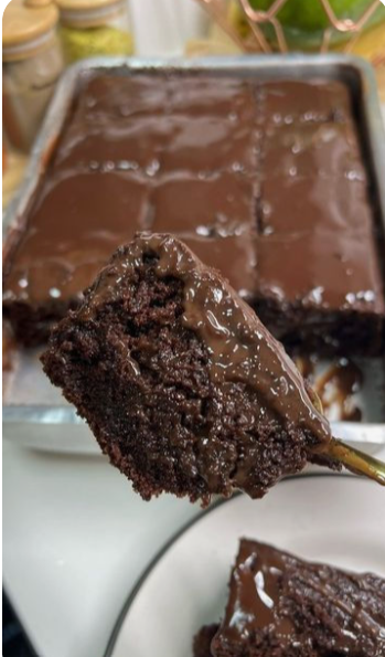 Bolo Molhadinho de Brigadeiro Cremoso